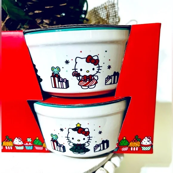 Hello Kitty Christmas Ramekins - Picture 4 of 4
